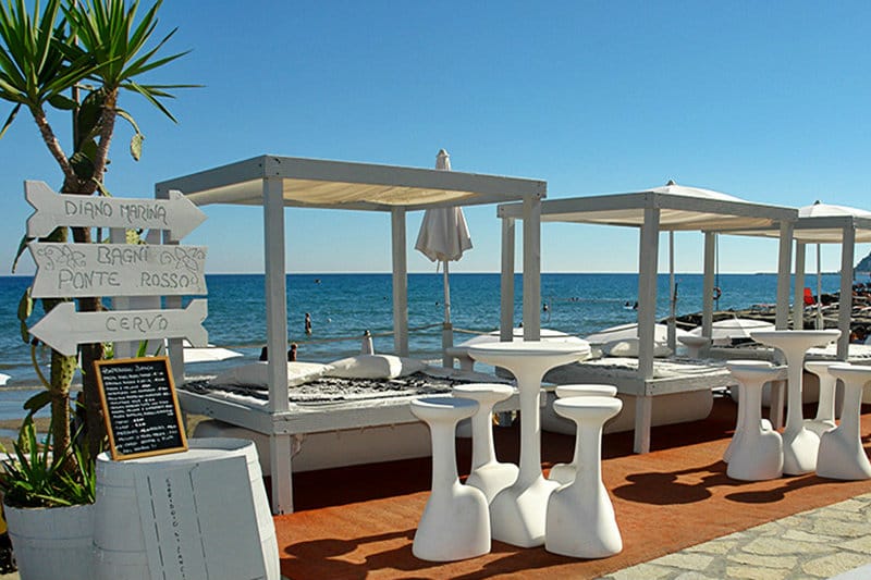 Restaurant aan de kust in Diano Marina