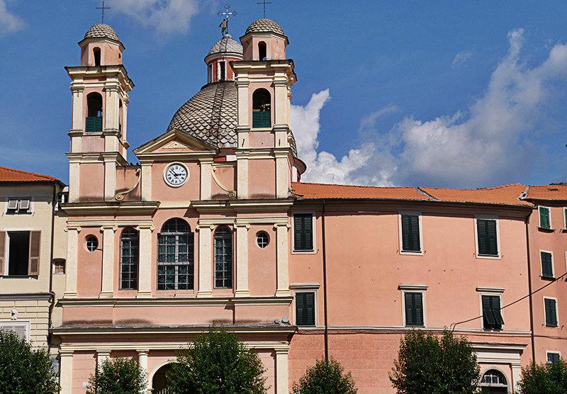 Kerk in Varese Ligure