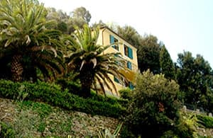 Holiday home directly by the sea with a view over the Portofino Peninsula in Liguria 