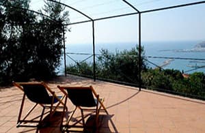 Holiday home with a fantastic sea view overlooking the Ligurian coast 