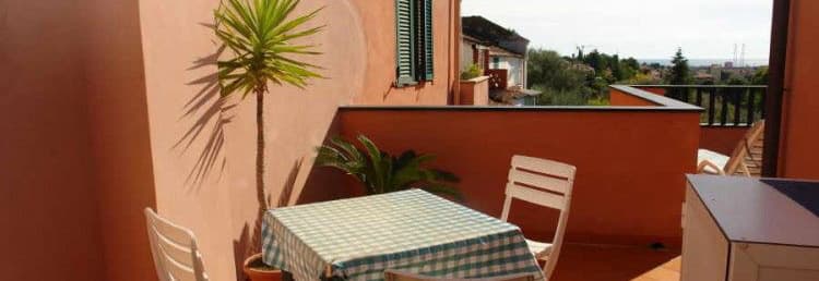 Vakantiewoningen in Ligurië rechtstreeks van de eigenaars met een mooi terras en uitzicht op zee 