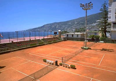 Tennisbaan in Ospedaletti, Liguria